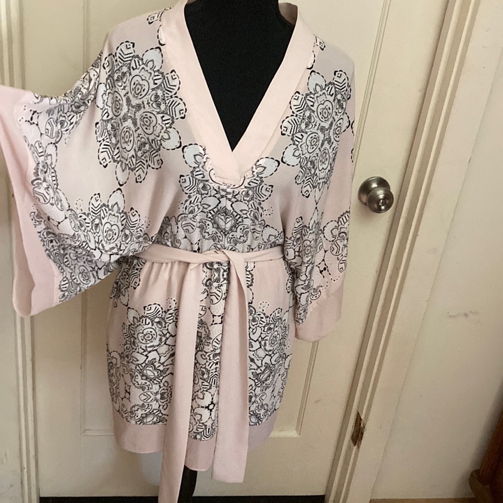 BCBG maxazria light pink dress cinch belt at waist